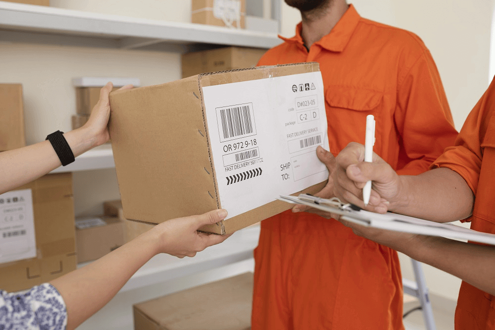 vecteezy_person-receiving-a-parcel_2378374 (1)